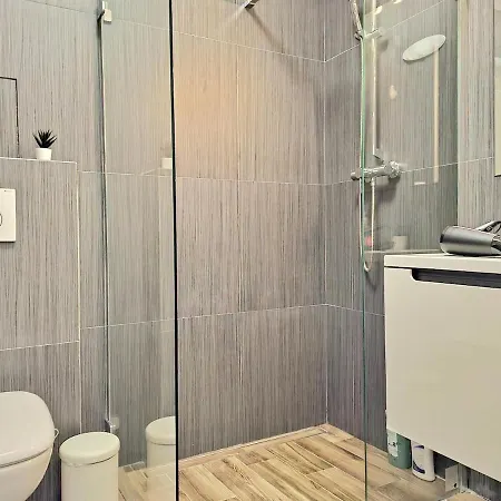 New In The Heart Of The Old Town