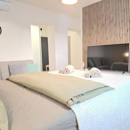 New In The Heart Of The Old Town